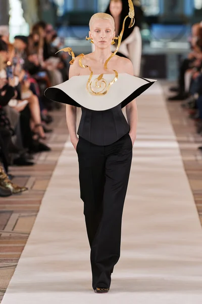Look 2